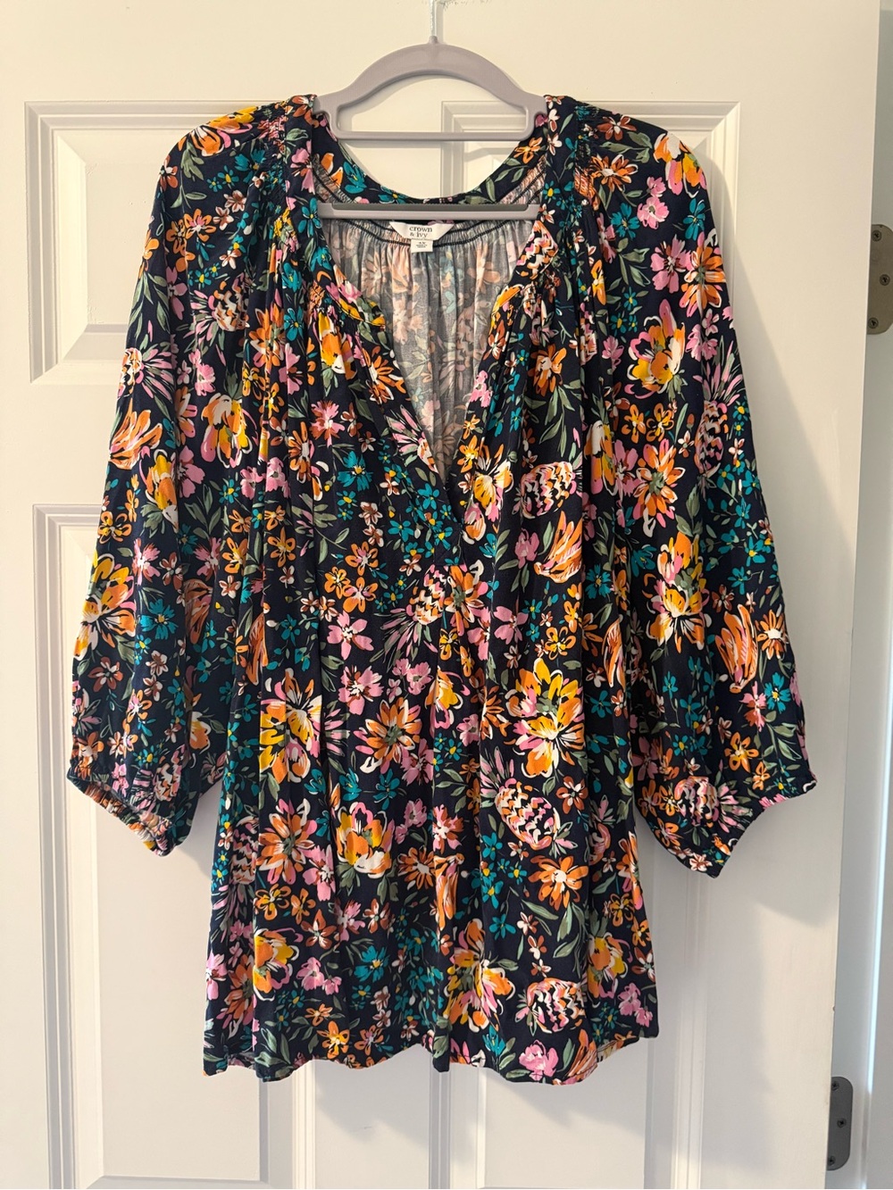 Crown & Ivy Women's Floral Peasant Blouse